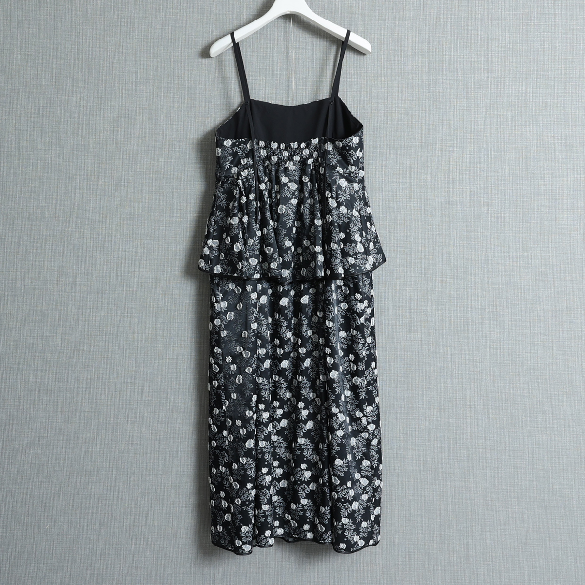 『Lumielune』 peplum camisole dress BLACK×WHITE画像