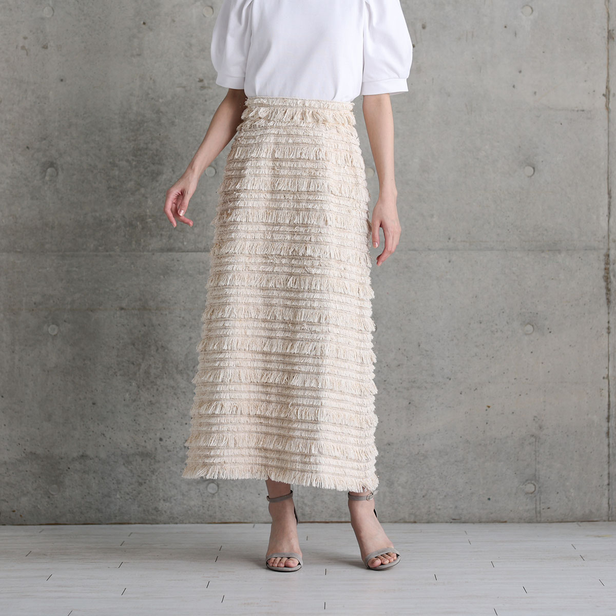 『Recollect feather』 A-line skirt ECRU画像