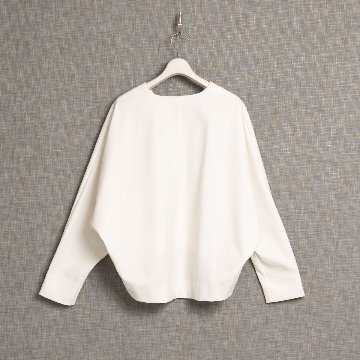 『Crape double knit』V-neck pullover tops IVORYの画像