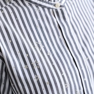 『Stella stripe』 Stand-collar blouseWHITE×BLACKの画像