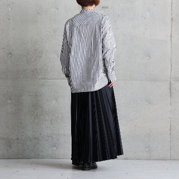 『Stella stripe』 Stand-collar blouseWHITE×BLACKの画像