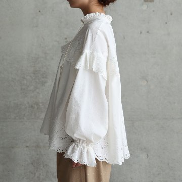 『Stella scallop』 Pullover blouse ECRUの画像