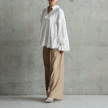 『Stella scallop』 Pullover blouse ECRUの画像