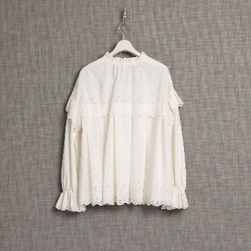 『Stella scallop』 Pullover blouse ECRUの画像