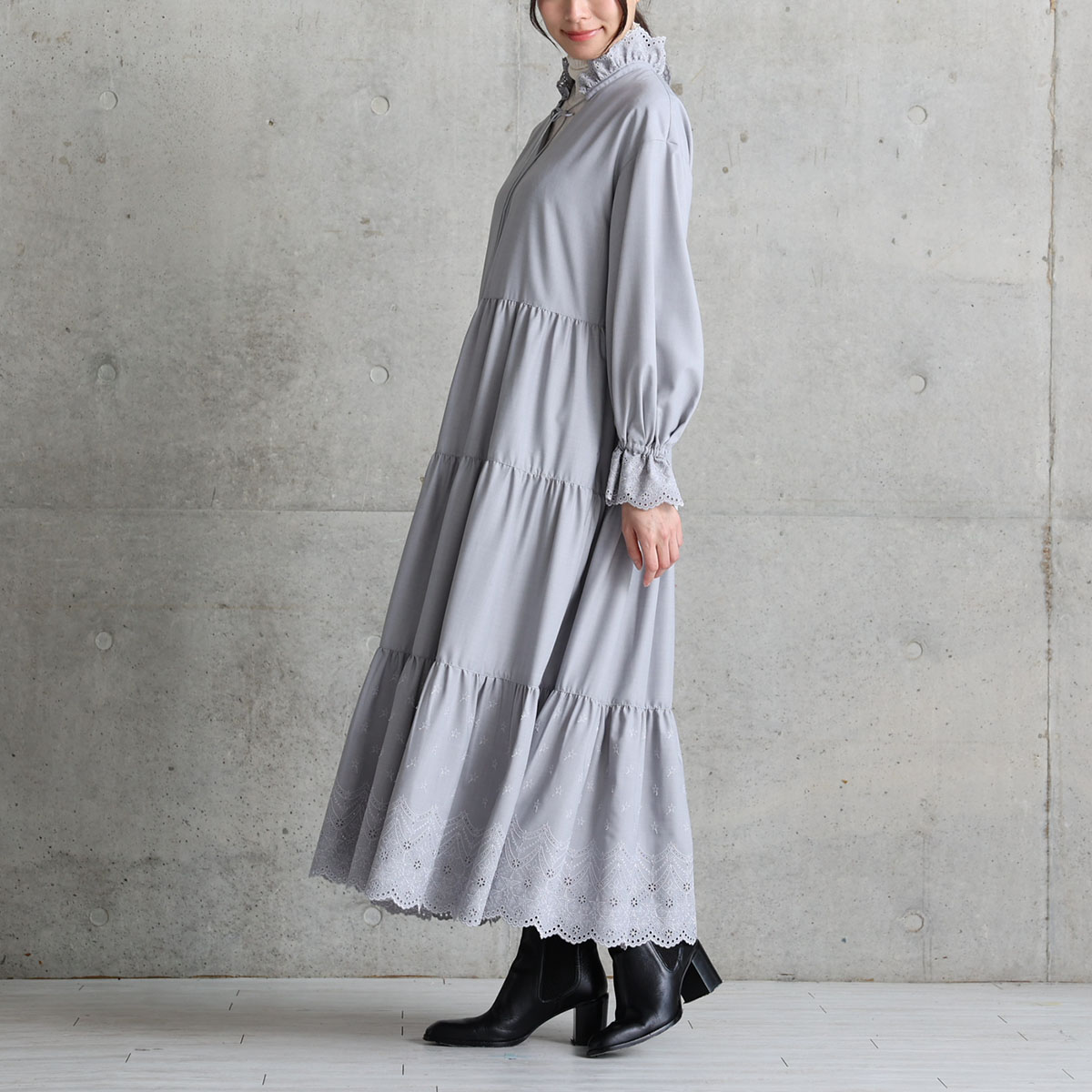 『Stella scallop』 Tiered dress L-GRAYの画像