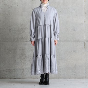 『Stella scallop』 Tiered dress L-GRAYの画像