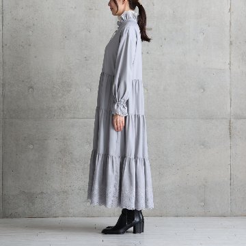 『Stella scallop』 Tiered dress L-GRAYの画像