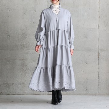 『Stella scallop』 Tiered dress L-GRAYの画像