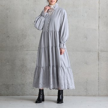 『Stella scallop』 Tiered dress L-GRAYの画像