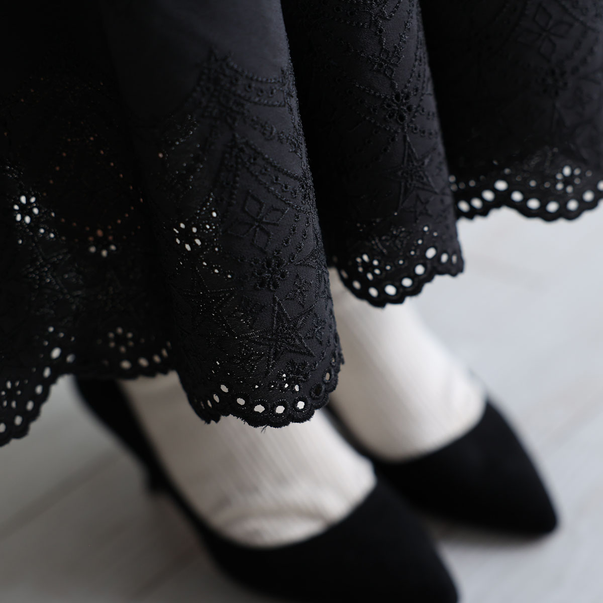 『Stella scallop』 Tiered dress BLACKの画像