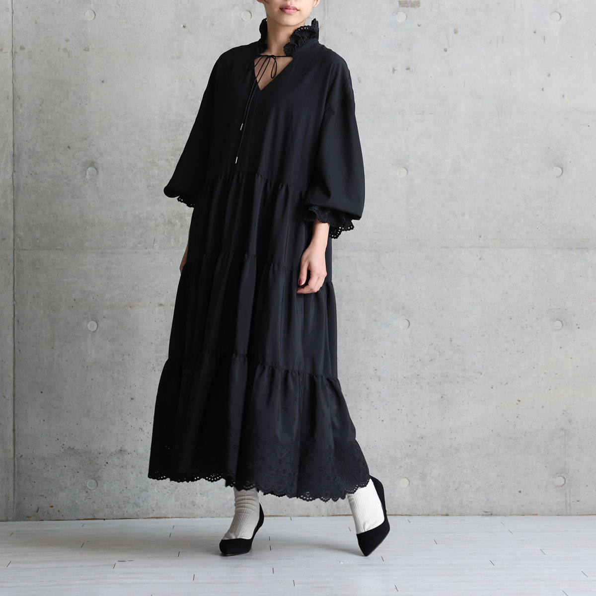 『Stella scallop』 Tiered dress BLACKの画像