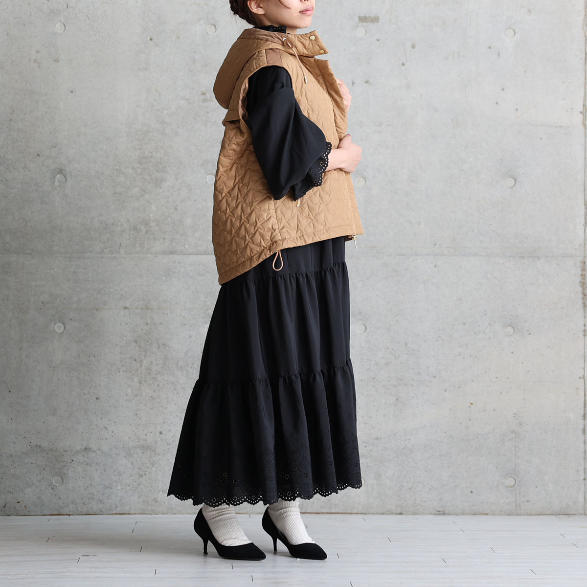 『Stella scallop』 Tiered dress BLACKの画像