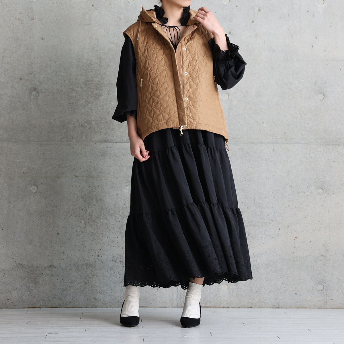 『Stella scallop』 Tiered dress BLACKの画像