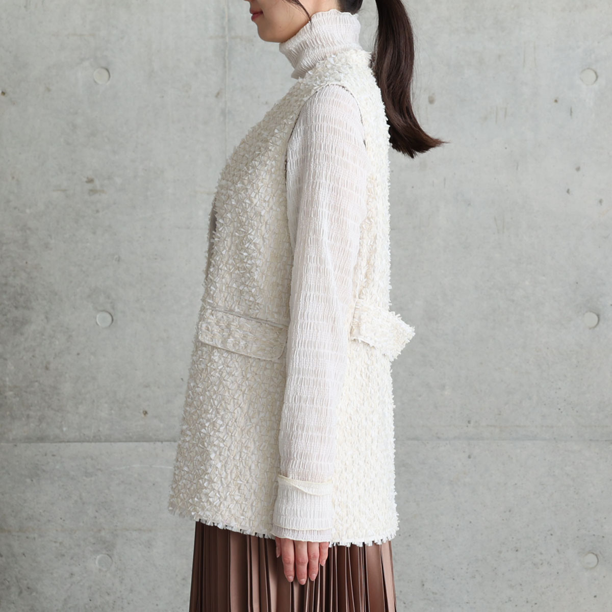 『Feather flower jacquard 』 No-collar gilet ECRUの画像