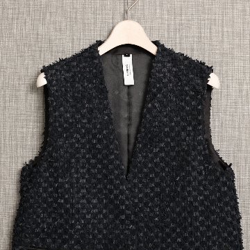 『Feather flower jacquard 』 No-collar gilet BLACKの画像