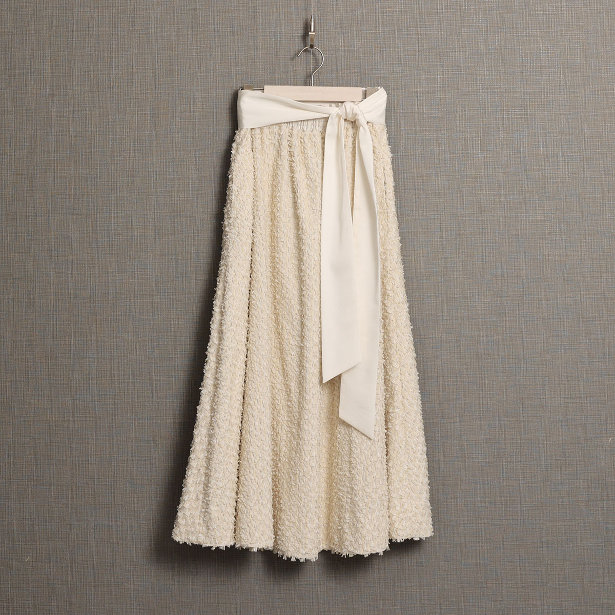 『Feather flower jacquard 』 Circular long skirt ECRUの画像