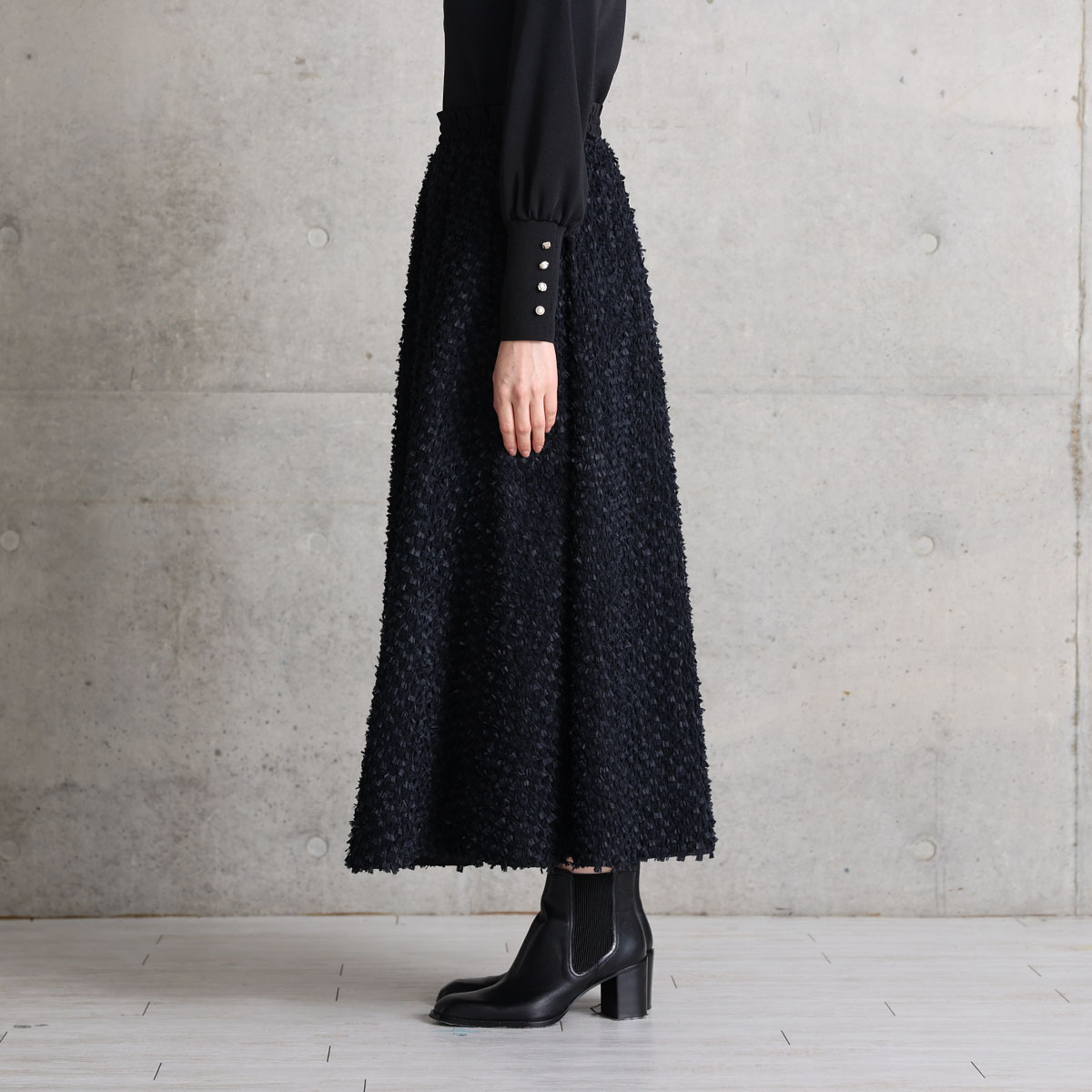 『Feather flower jacquard 』 Circular long skirt BLACKの画像