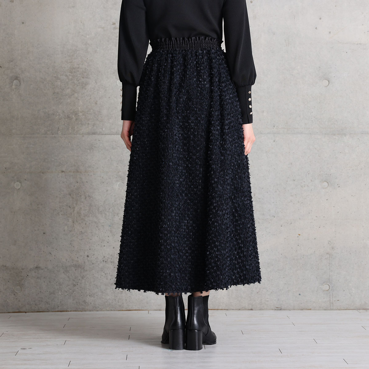 『Feather flower jacquard 』 Circular long skirt BLACKの画像