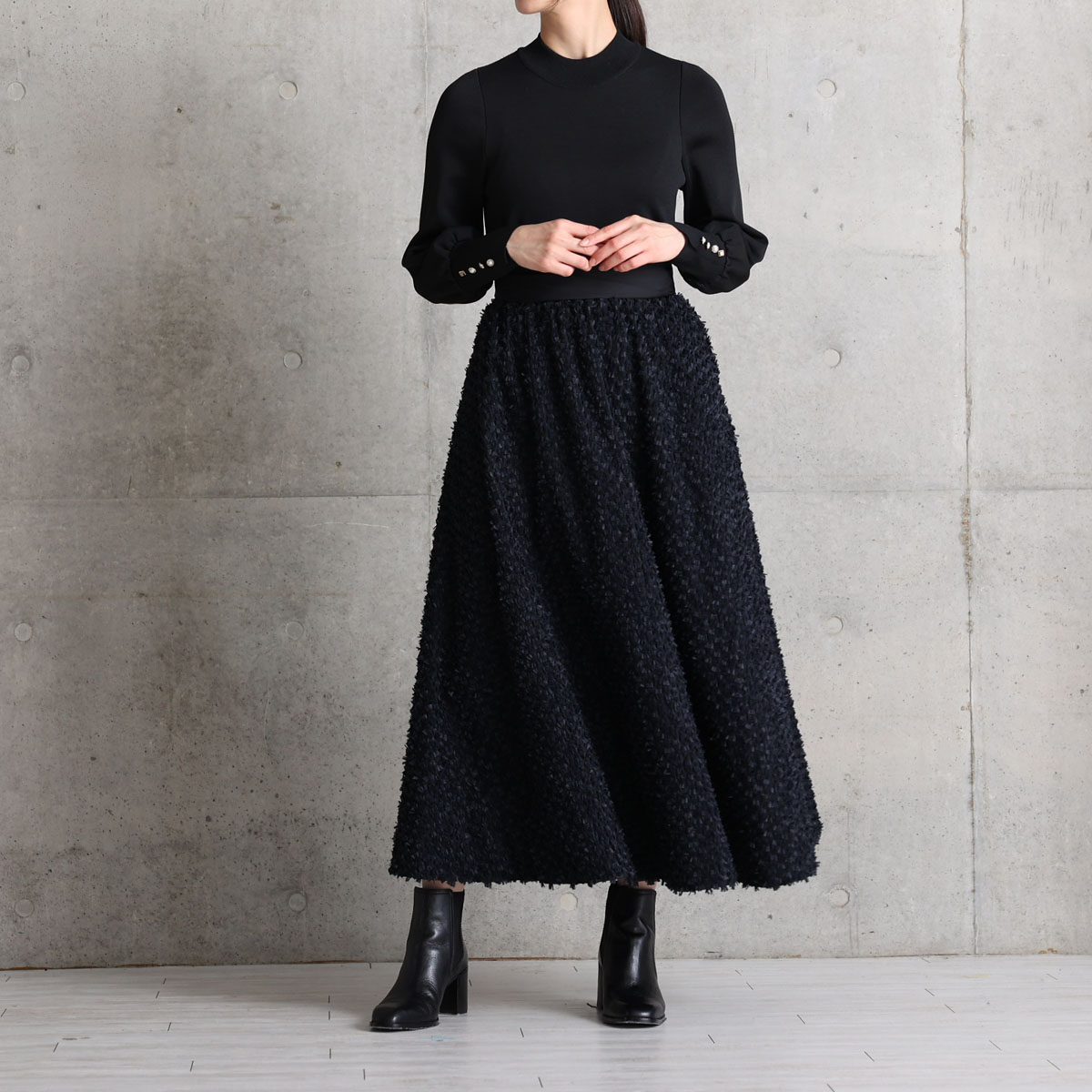 『Feather flower jacquard 』 Circular long skirt BLACKの画像