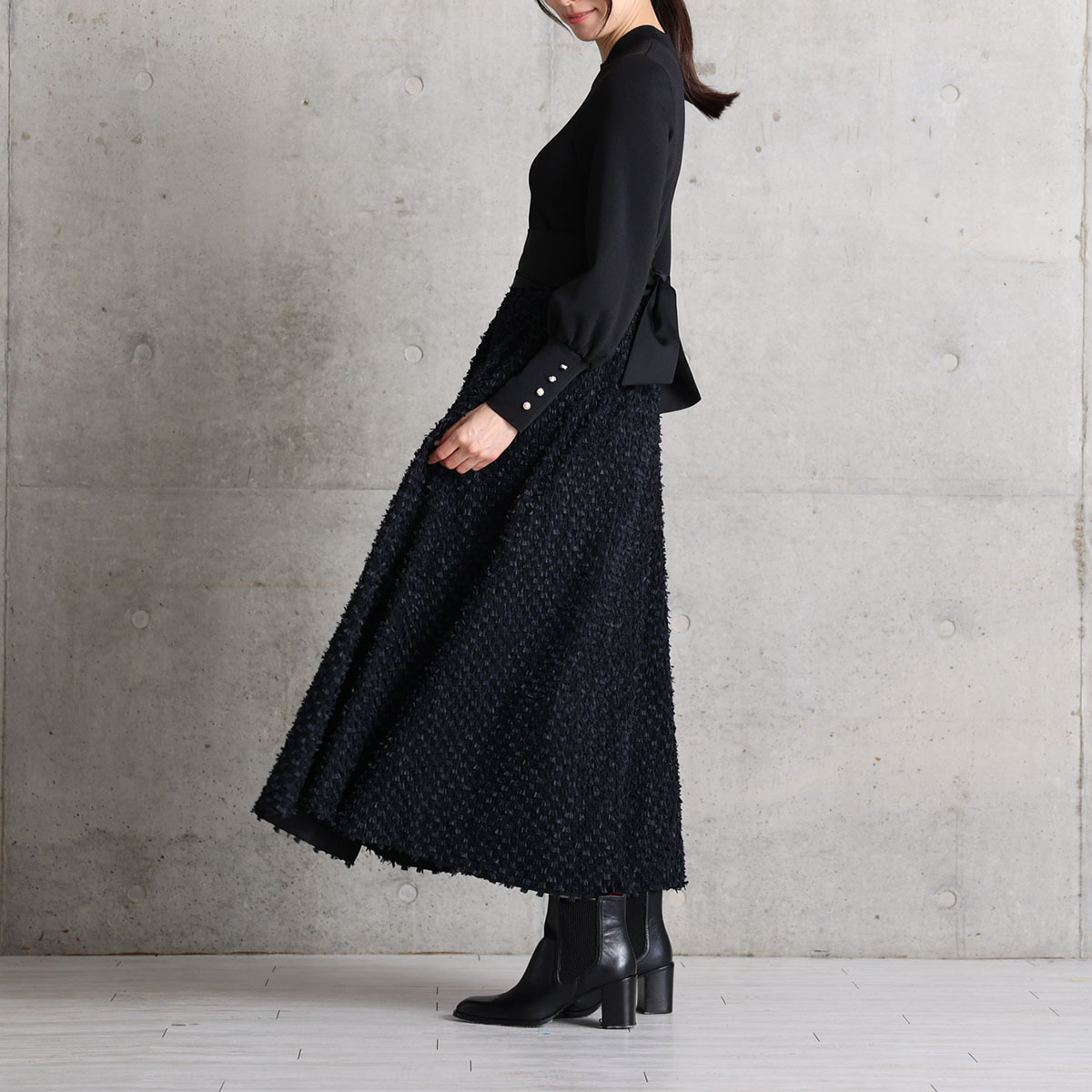 『Feather flower jacquard 』 Circular long skirt BLACKの画像