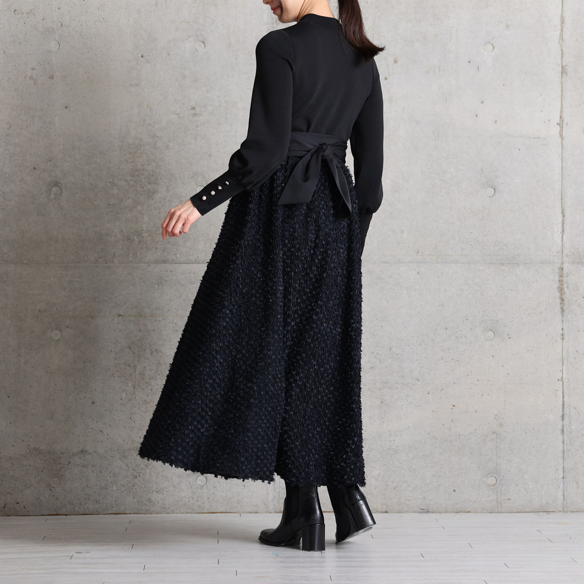 『Feather flower jacquard 』 Circular long skirt BLACKの画像