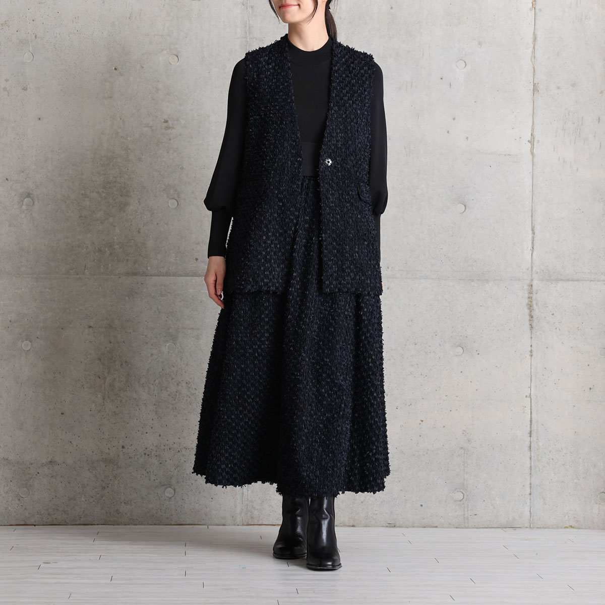 『Feather flower jacquard 』 Circular long skirt BLACKの画像