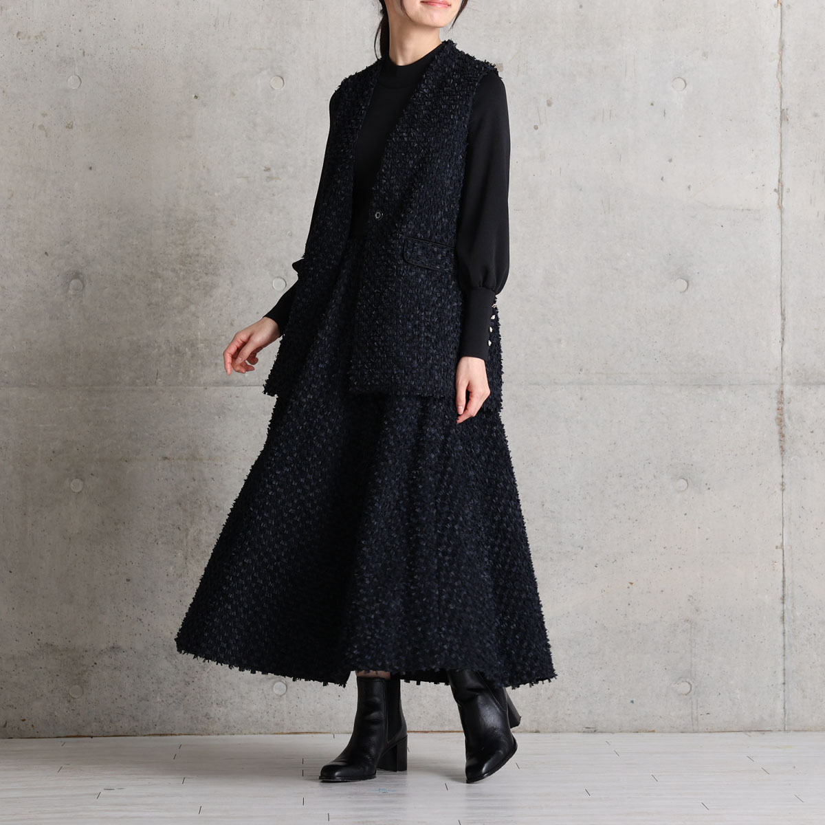 『Feather flower jacquard 』 Circular long skirt BLACKの画像