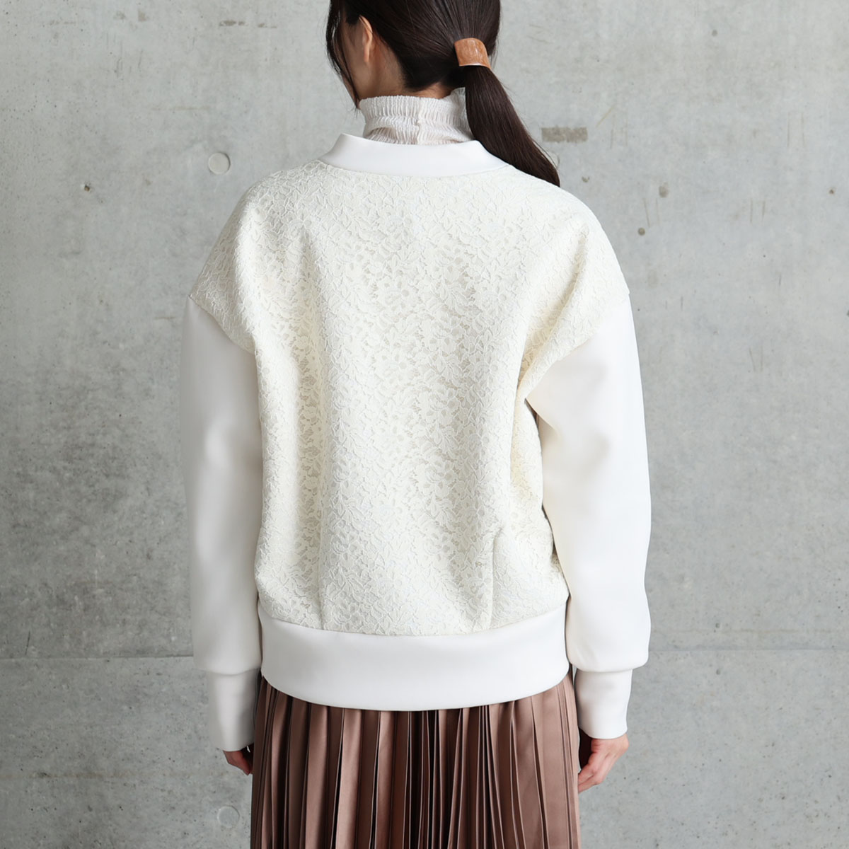 『Back lace』Cardigan ECRUの画像