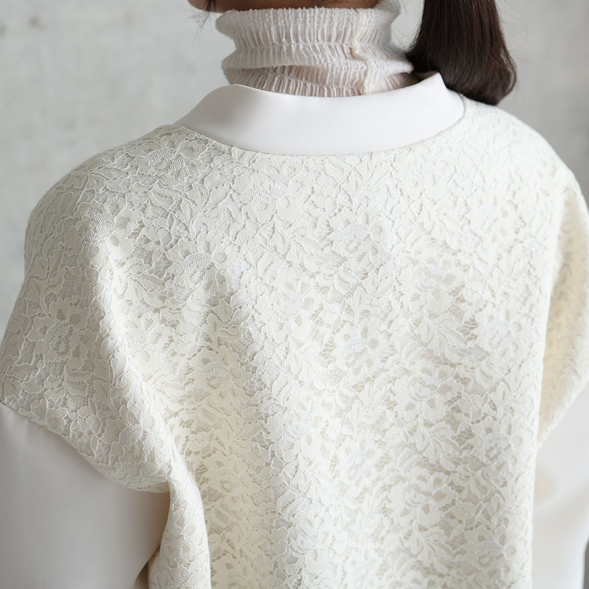 『Back lace』Cardigan ECRUの画像