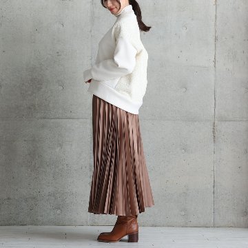 『Back lace』Cardigan ECRUの画像