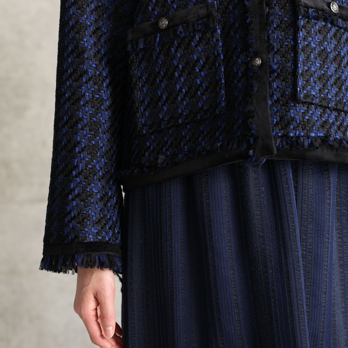 『Tulle houndstooth tweed』 No-collar jacket NAVYの画像