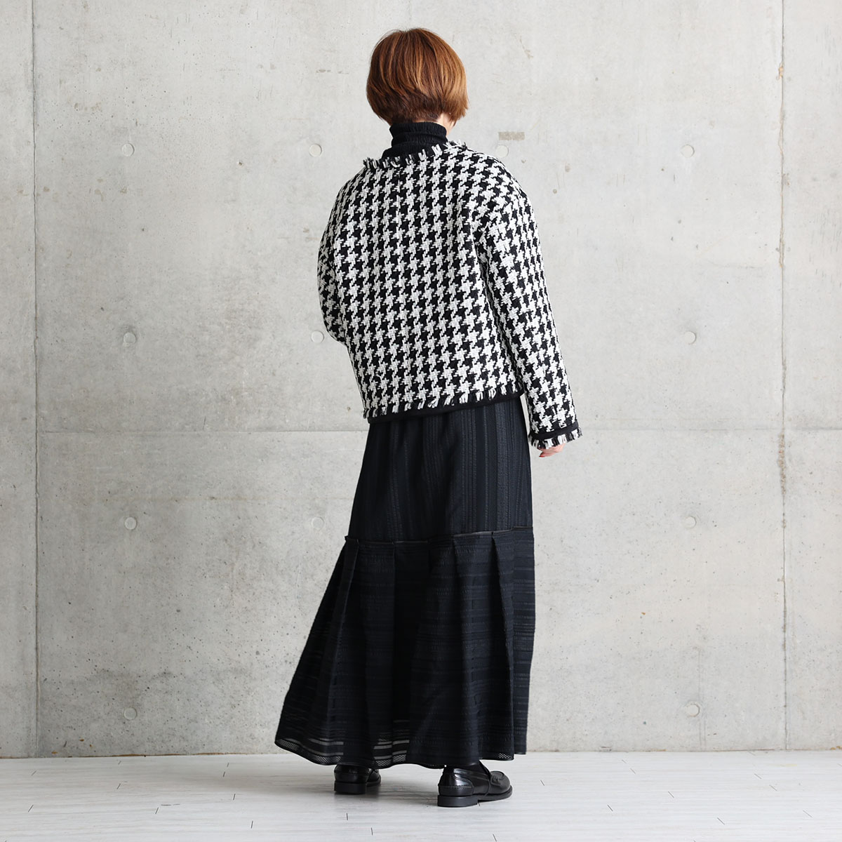 『Tulle houndstooth tweed』 No-collar jacket BLACKの画像