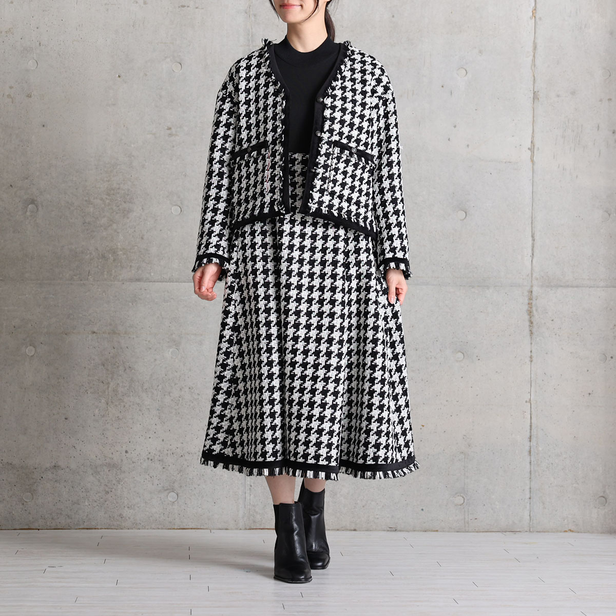 『Tulle houndstooth tweed』 No-collar jacket BLACKの画像