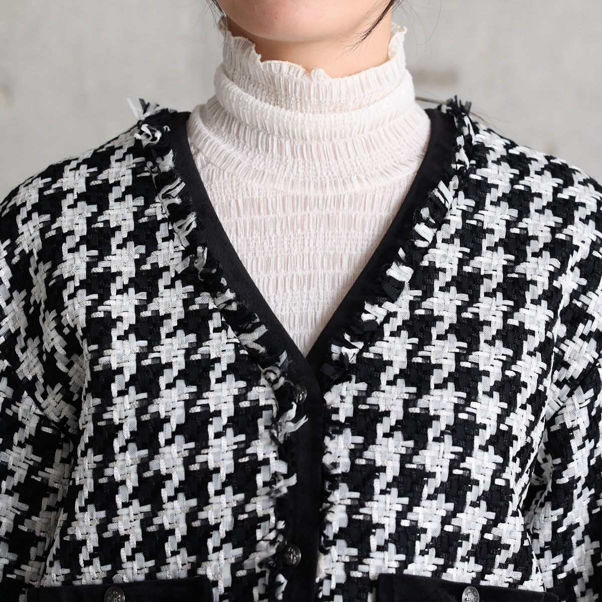 『Tulle houndstooth tweed』 No-collar jacket BLACKの画像