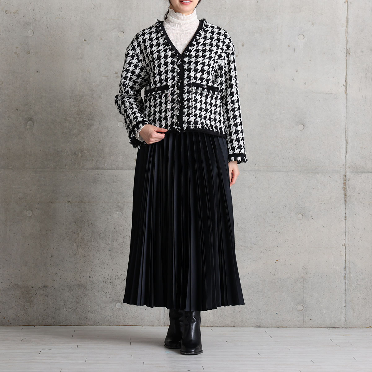 『Tulle houndstooth tweed』 No-collar jacket BLACKの画像