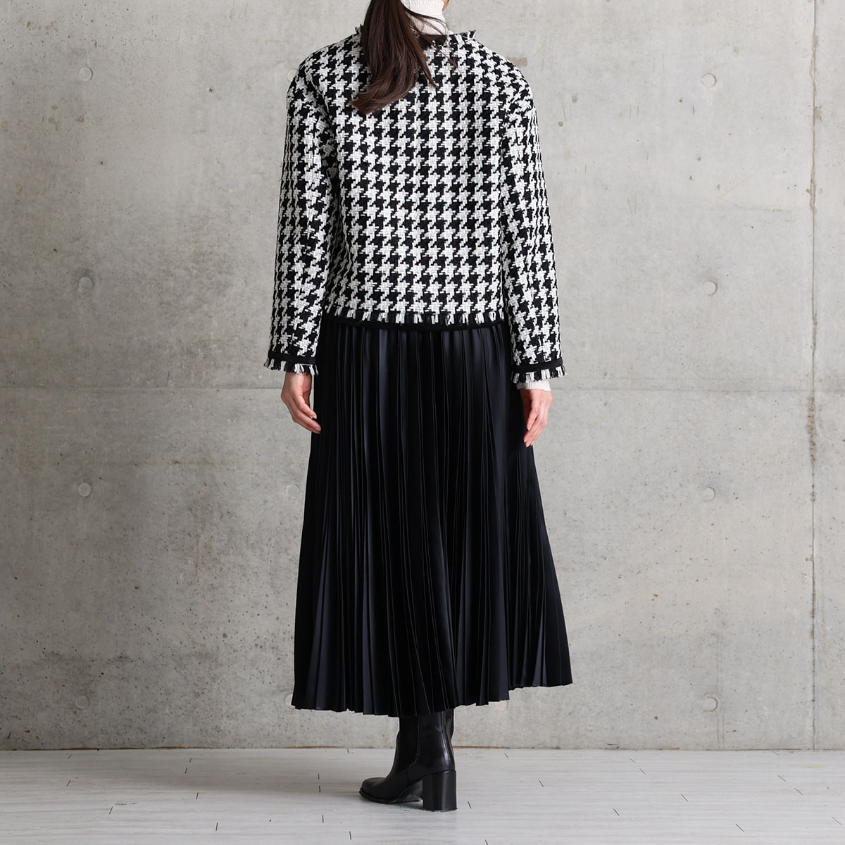 『Tulle houndstooth tweed』 No-collar jacket BLACKの画像