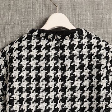 『Tulle houndstooth tweed』 No-collar jacket BLACKの画像