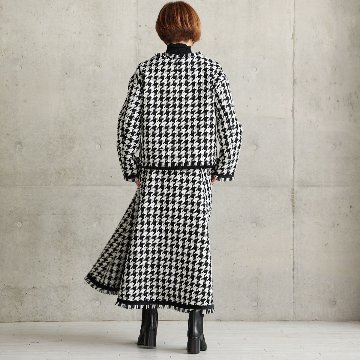 『Tulle houndstooth tweed』 No-collar jacket BLACKの画像