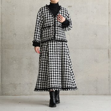 『Tulle houndstooth tweed』 No-collar jacket BLACKの画像