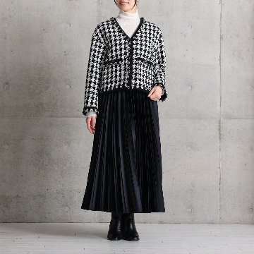 『Tulle houndstooth tweed』 No-collar jacket BLACKの画像