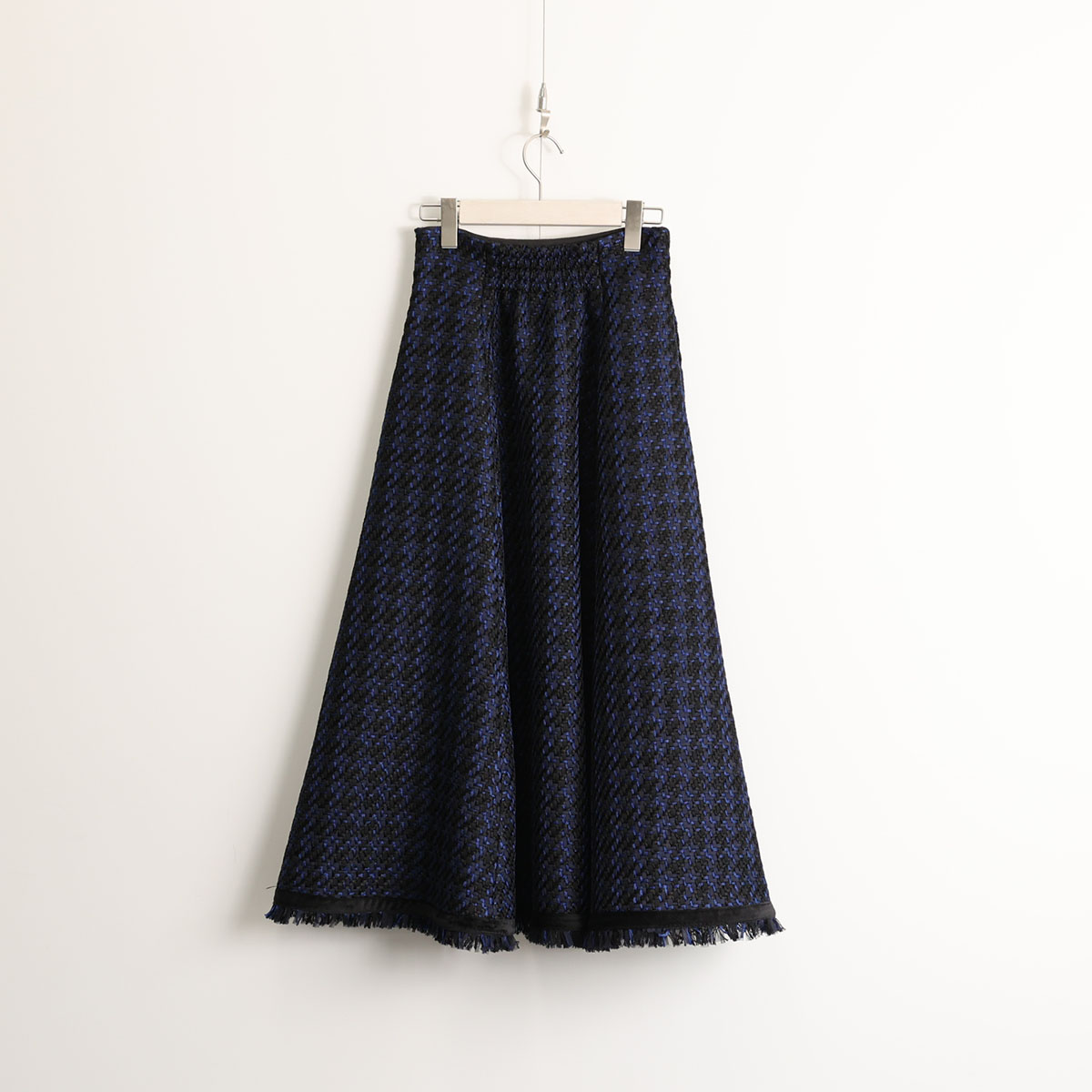 『Tulle houndstooth tweed』 Tuck flare skirt NAVYの画像