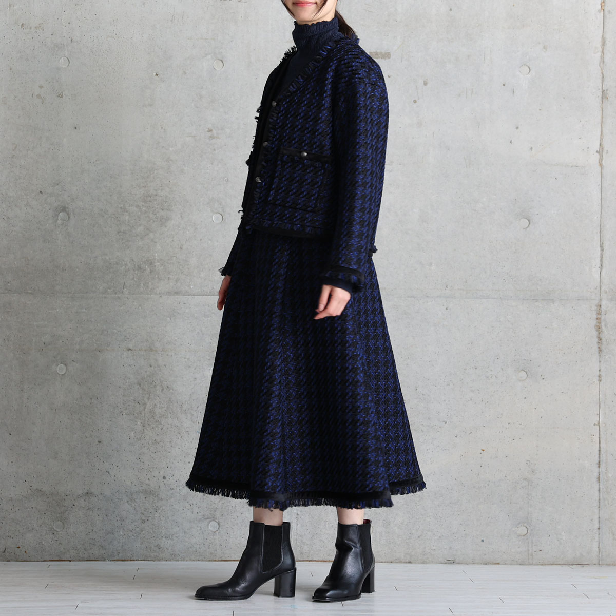 『Tulle houndstooth tweed』 Tuck flare skirt NAVYの画像