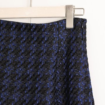 『Tulle houndstooth tweed』 Tuck flare skirt NAVYの画像