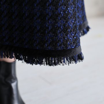 『Tulle houndstooth tweed』 Tuck flare skirt NAVYの画像