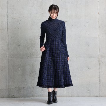 『Tulle houndstooth tweed』 Tuck flare skirt NAVYの画像