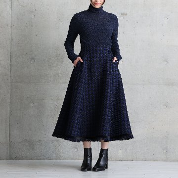 『Tulle houndstooth tweed』 Tuck flare skirt NAVYの画像