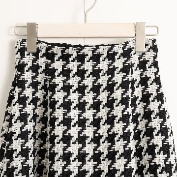 『Tulle houndstooth tweed』 Tuck flare skirt BLACKの画像