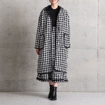 『Tulle houndstooth tweed』 Tuck flare skirt BLACKの画像