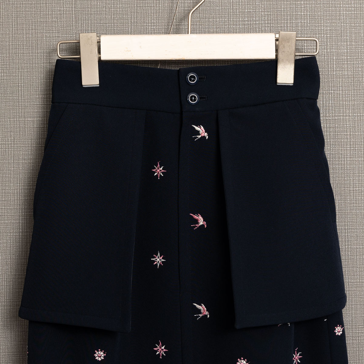 『The happy prince』 Straight skirt NAVYの画像