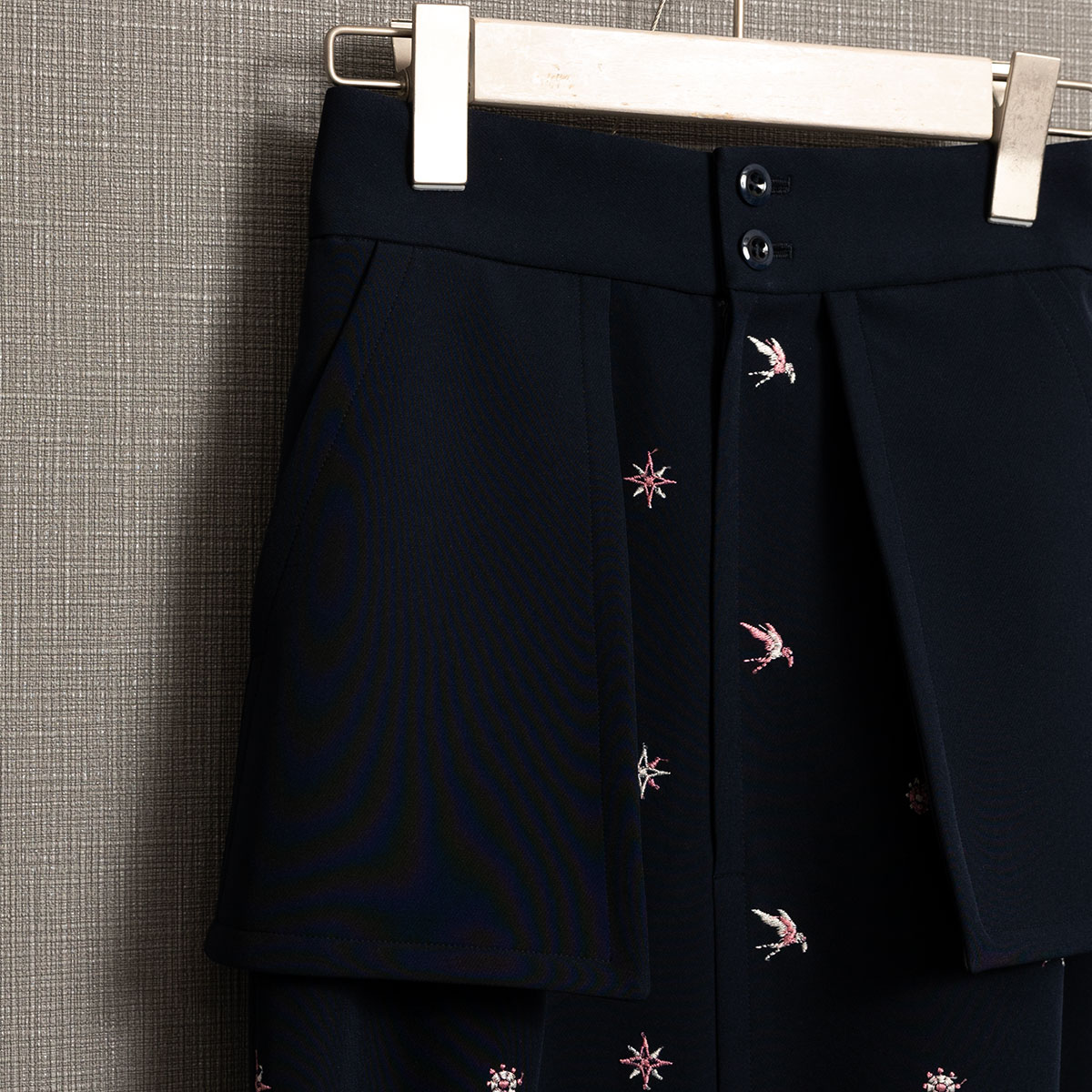 『The happy prince』 Straight skirt NAVYの画像